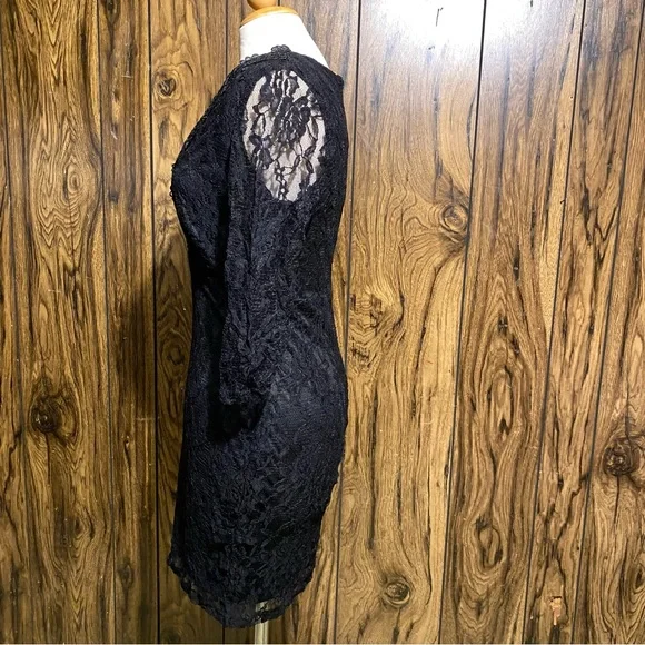 Wrap V Neck Cap Sleeve Elegant Lace Cocktail Dress - Picture 3 of 7